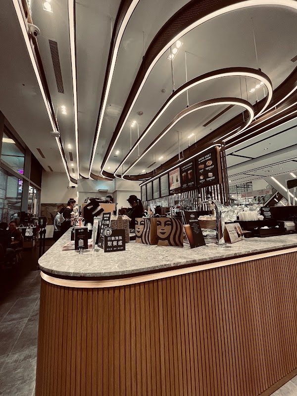 Starbucks星巴克 新莊宏匯門市