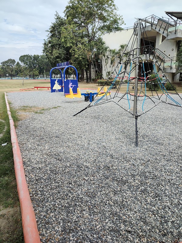 臺南市歸仁區紅瓦厝國民小學兒童遊戲場