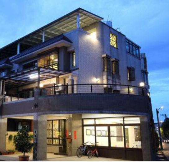 93街房(近溪頭杉林溪紫南宮、國旅商店）
