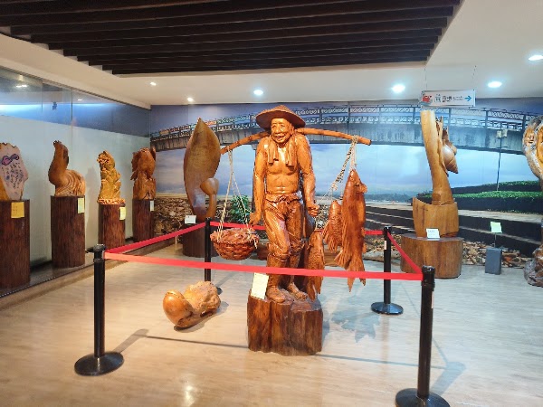 原木再生緣木雕展示館