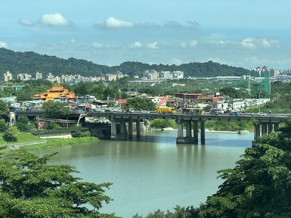 新加州景觀旅館