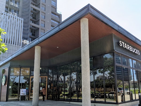 Starbucks星巴克 青埔高鐵南門市