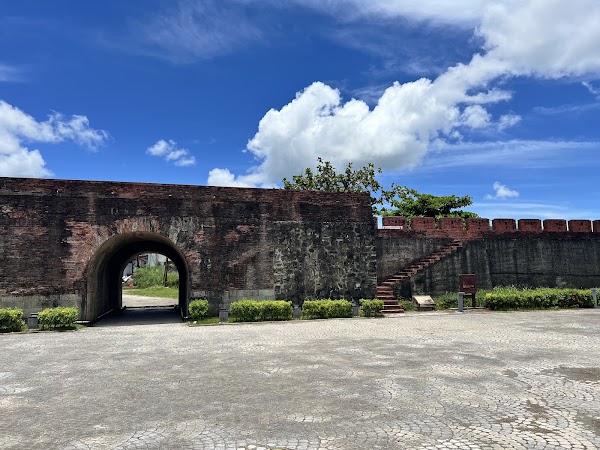 恆春縣城東門