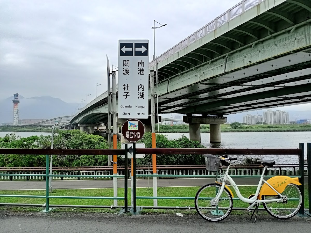 基隆河左岸自行車道
