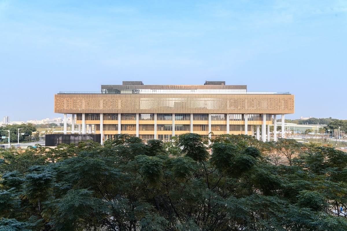 臺南市立圖書館公園總館3-4月主題書展 活動海報
